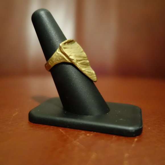 Nettie Kent Slice of Sand ring $154 in textured gold finished brass size 6 w box - Picture 3 of 8